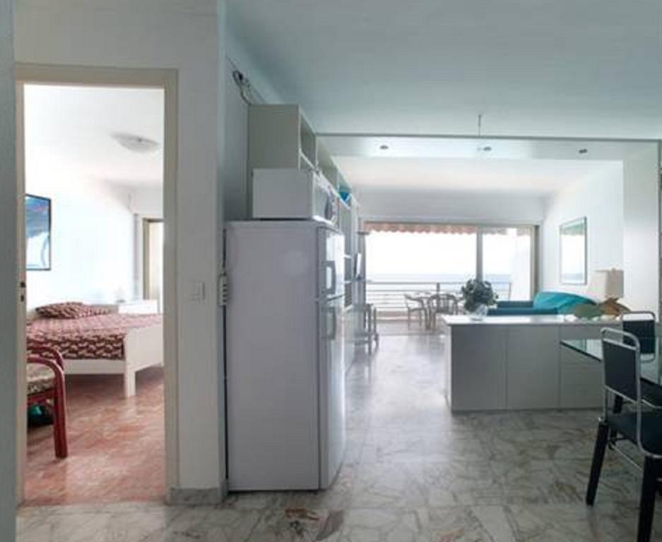 Apartamento Flat Rossi Menton Habitación foto